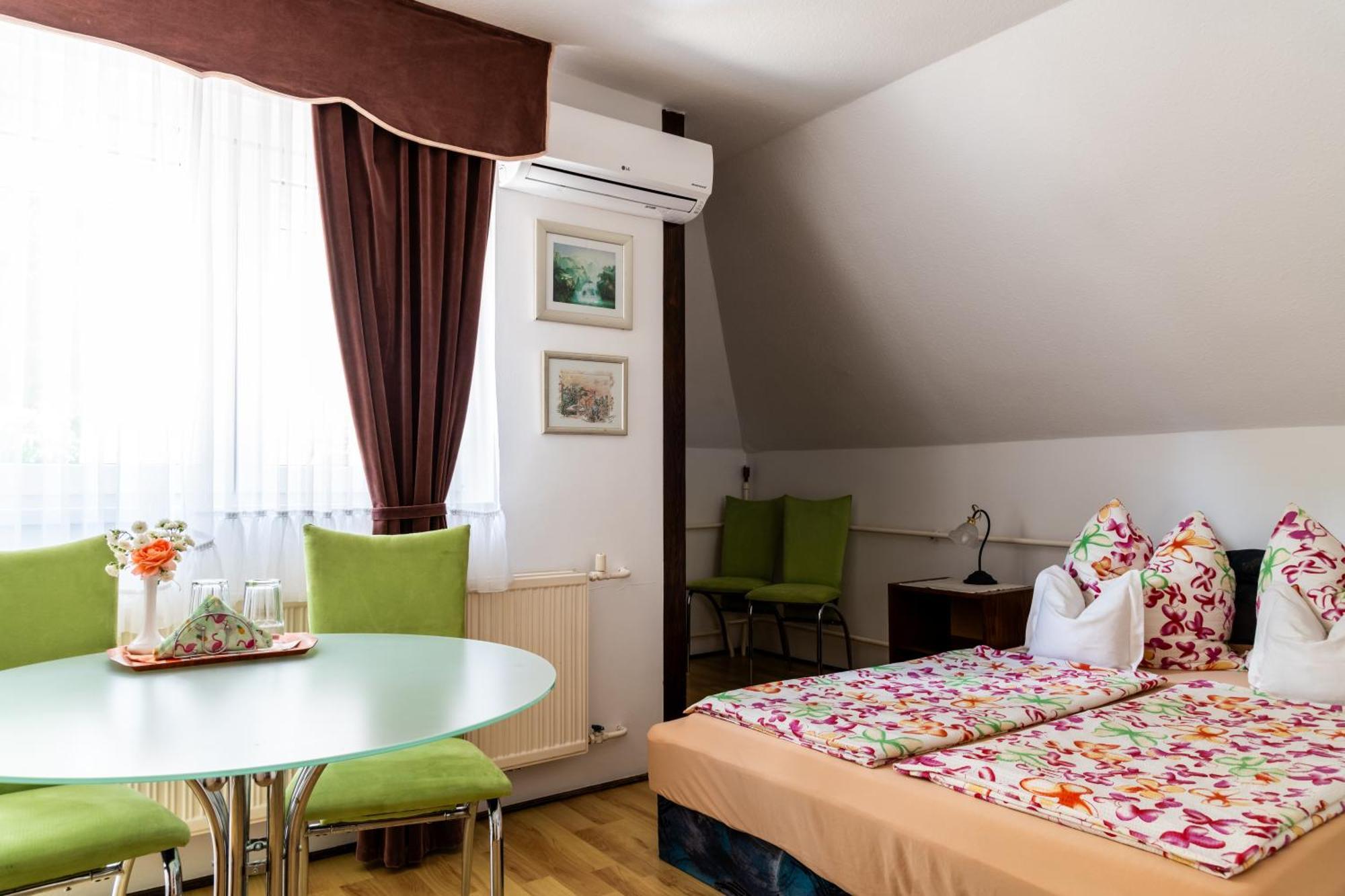 Magdalena Apartmanhaz Keszthely Exterior photo
