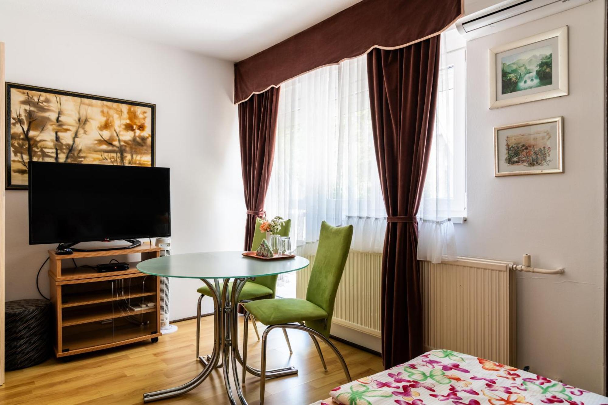 Magdalena Apartmanhaz Keszthely Exterior photo